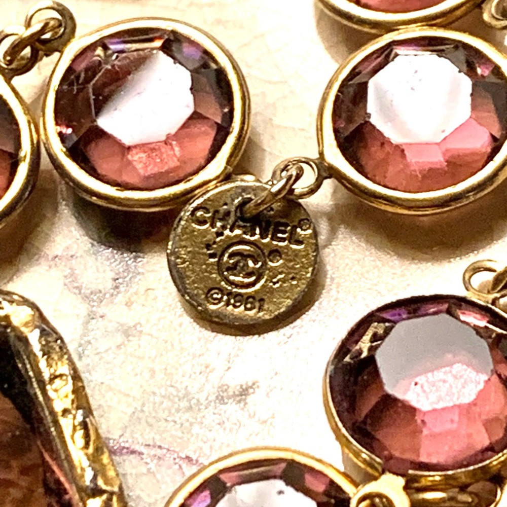CHANEL Vintage 1981 Chiclet Amethyst Sautoir-Style Necklace - Picture 13 of 14